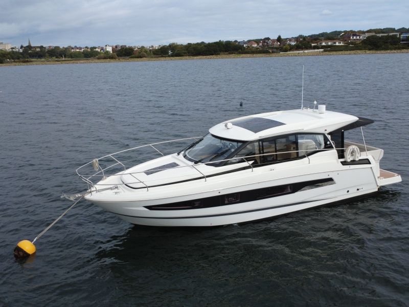 Jeanneau NC 37