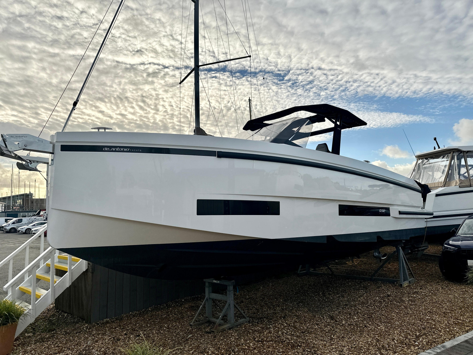 Picture of a De Antonio Yachts D32