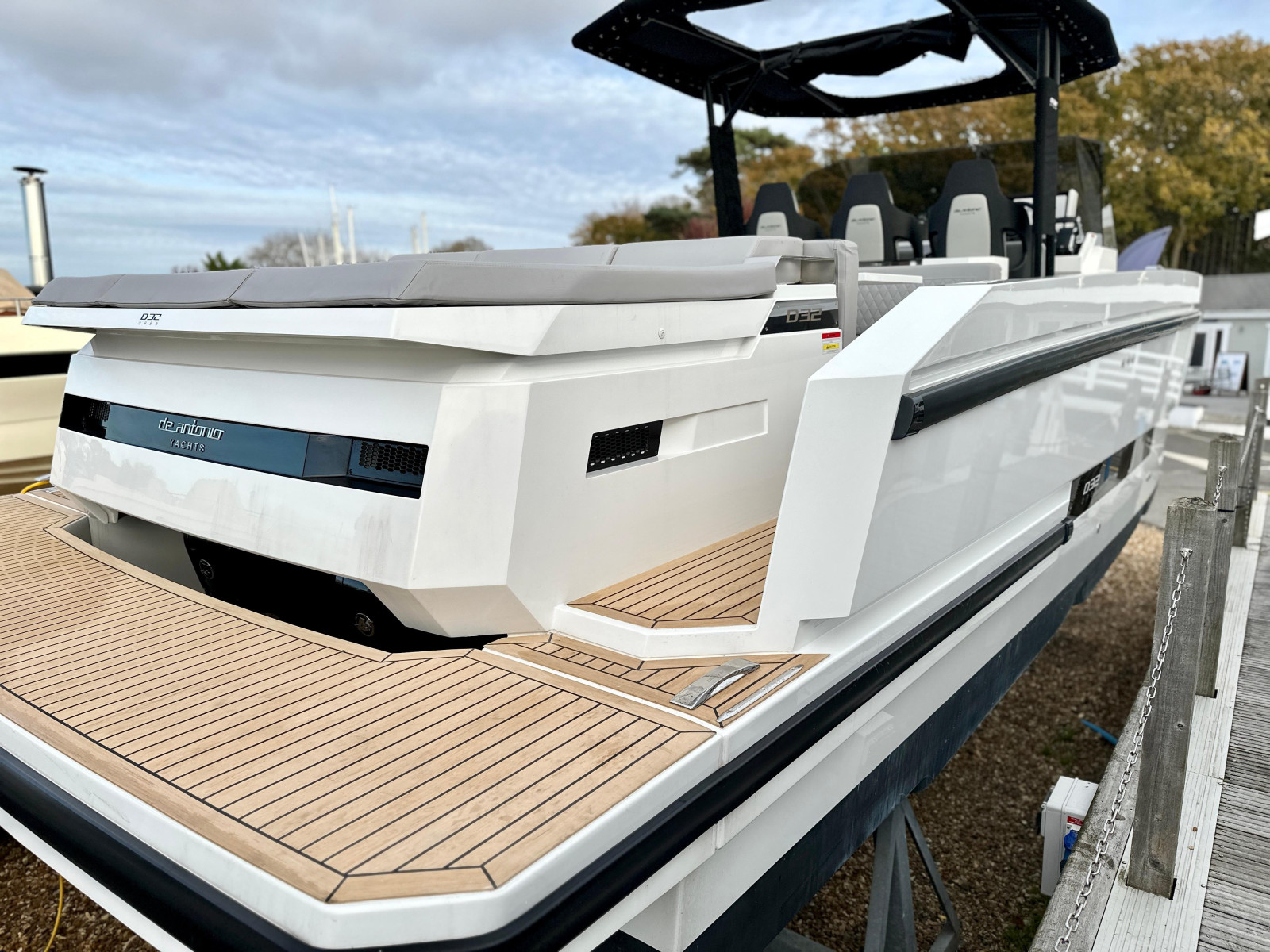 Picture of a De Antonio Yachts D32