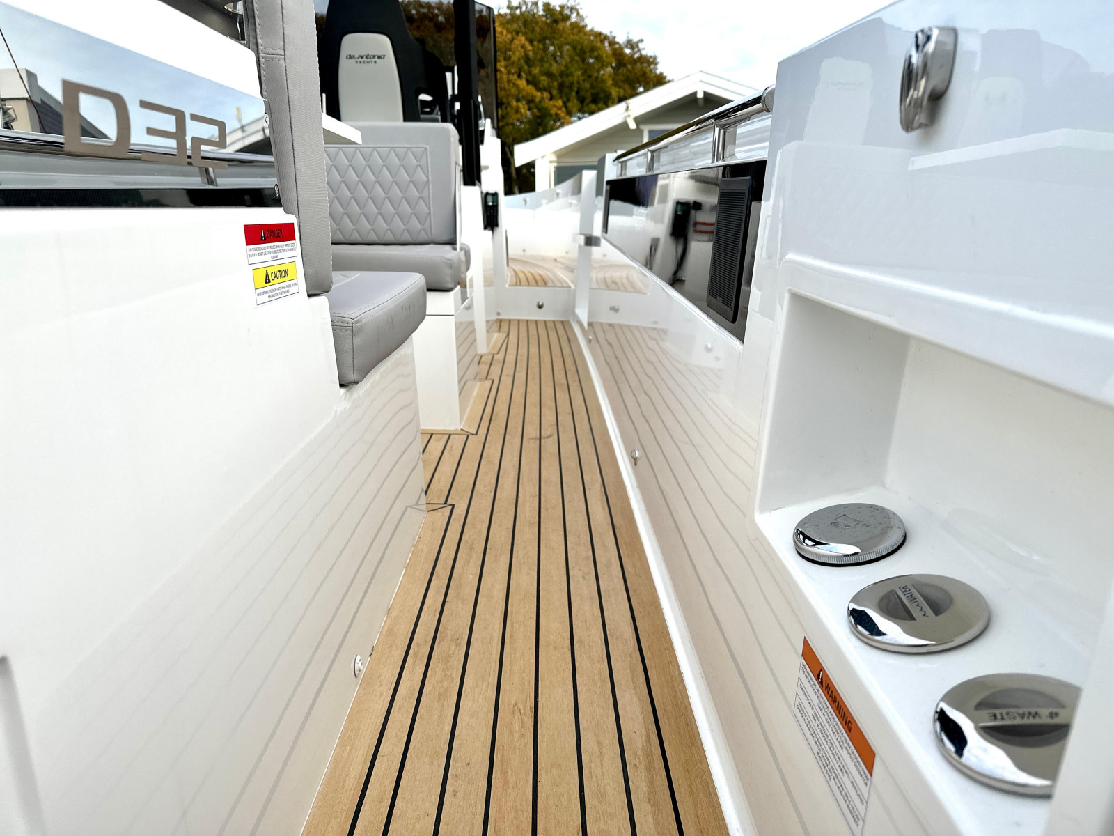 Picture of a De Antonio Yachts D32