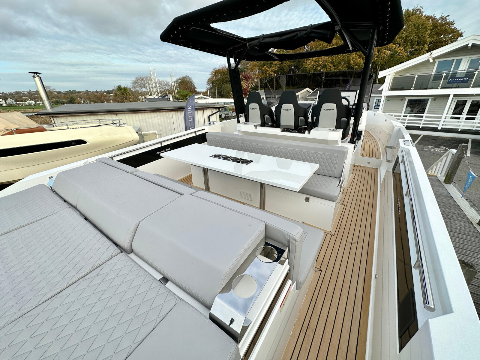 Picture of a De Antonio Yachts D32