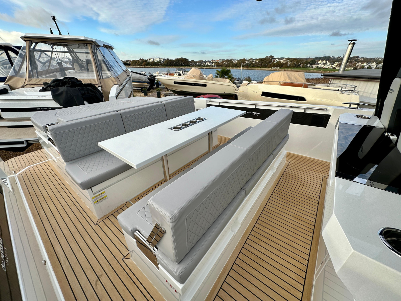 Picture of a De Antonio Yachts D32