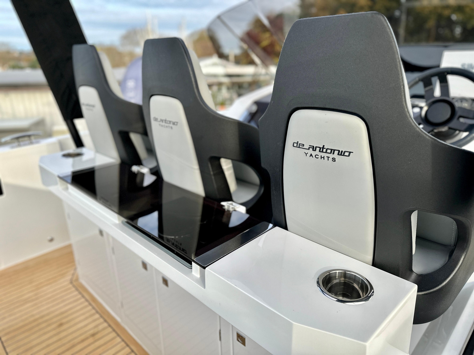 Picture of a De Antonio Yachts D32