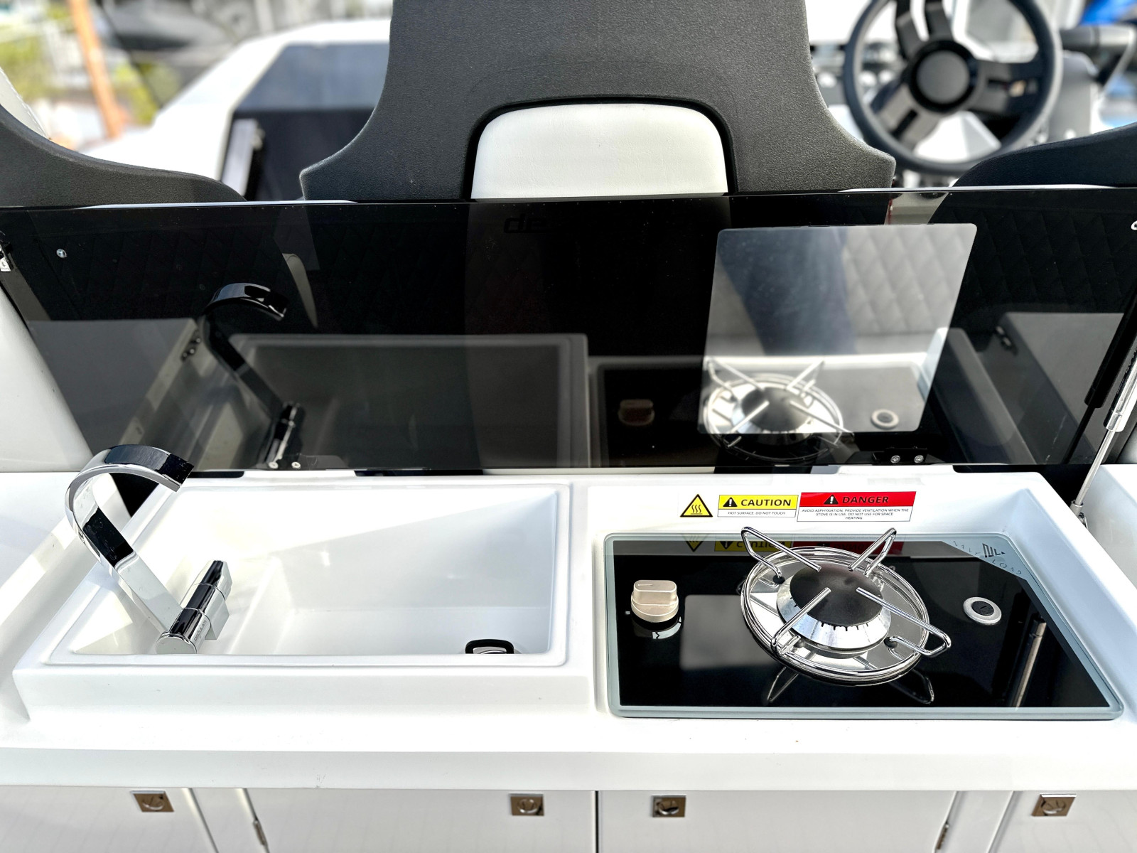 Picture of a De Antonio Yachts D32