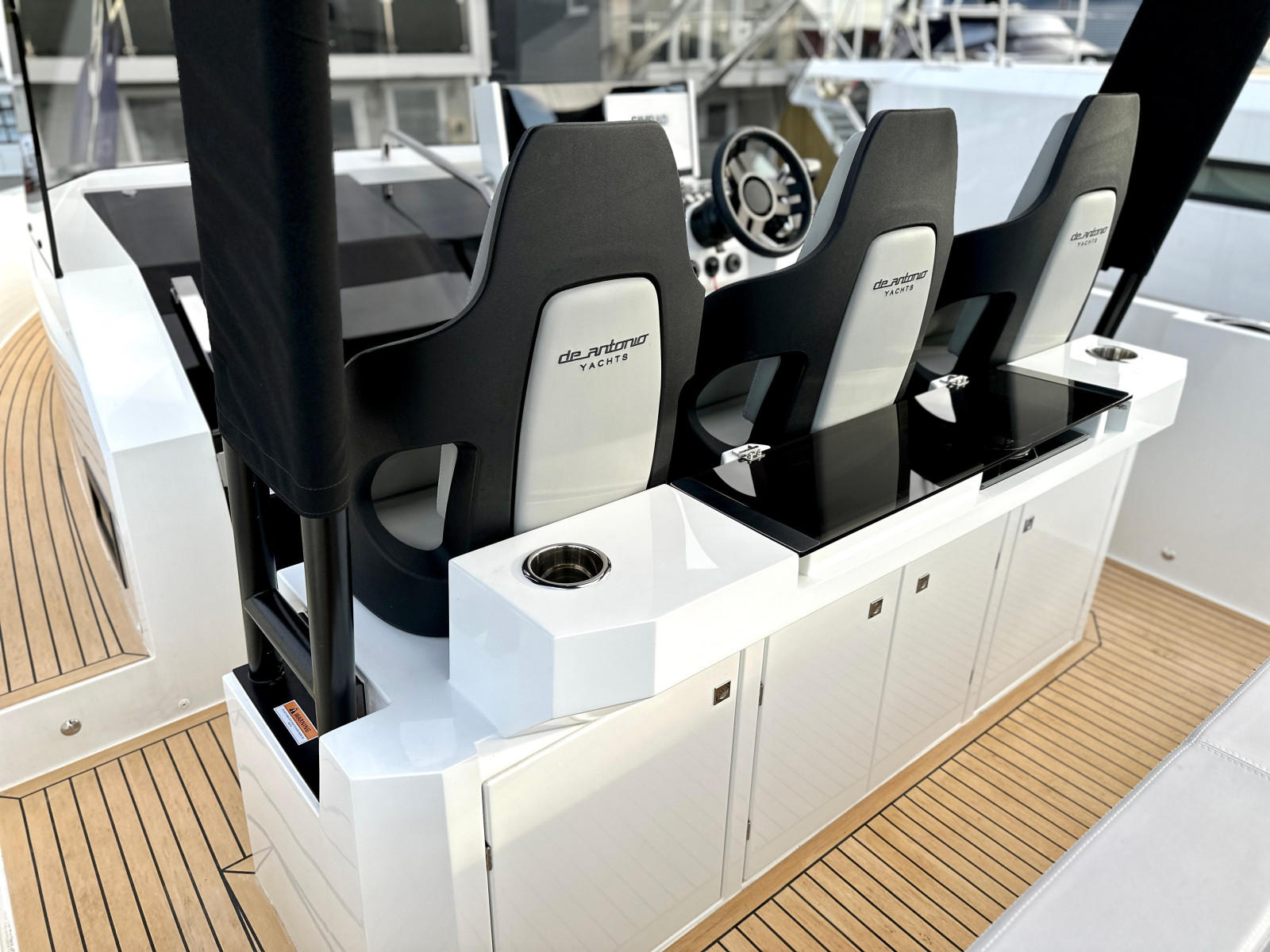 Picture of a De Antonio Yachts D32