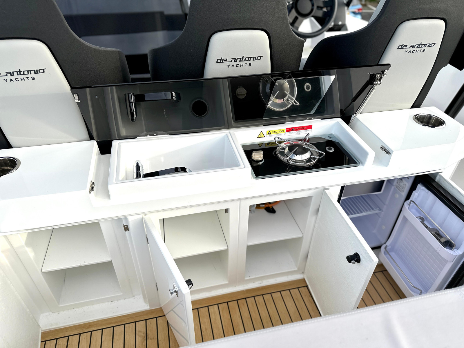 Picture of a De Antonio Yachts D32