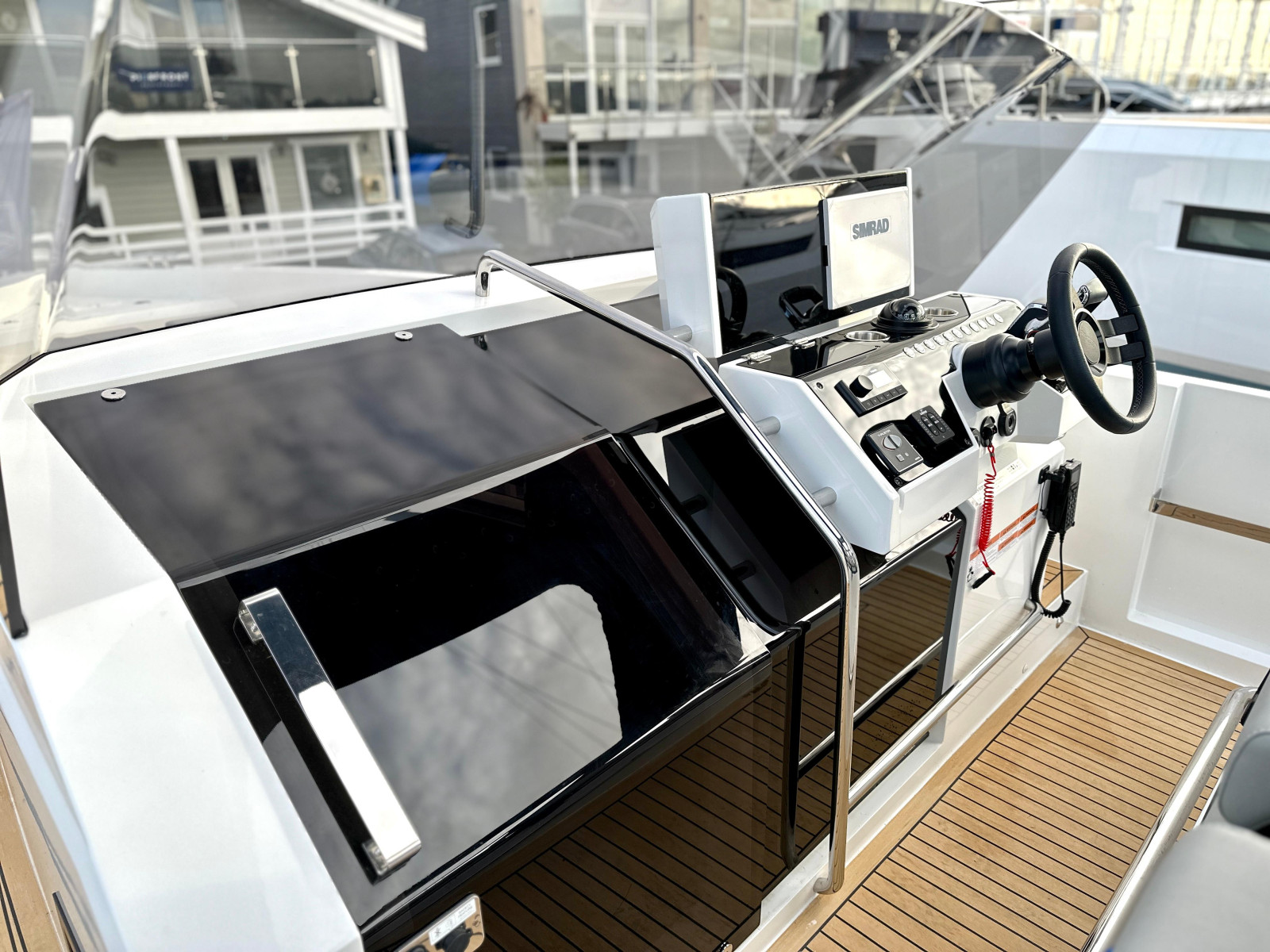 Picture of a De Antonio Yachts D32