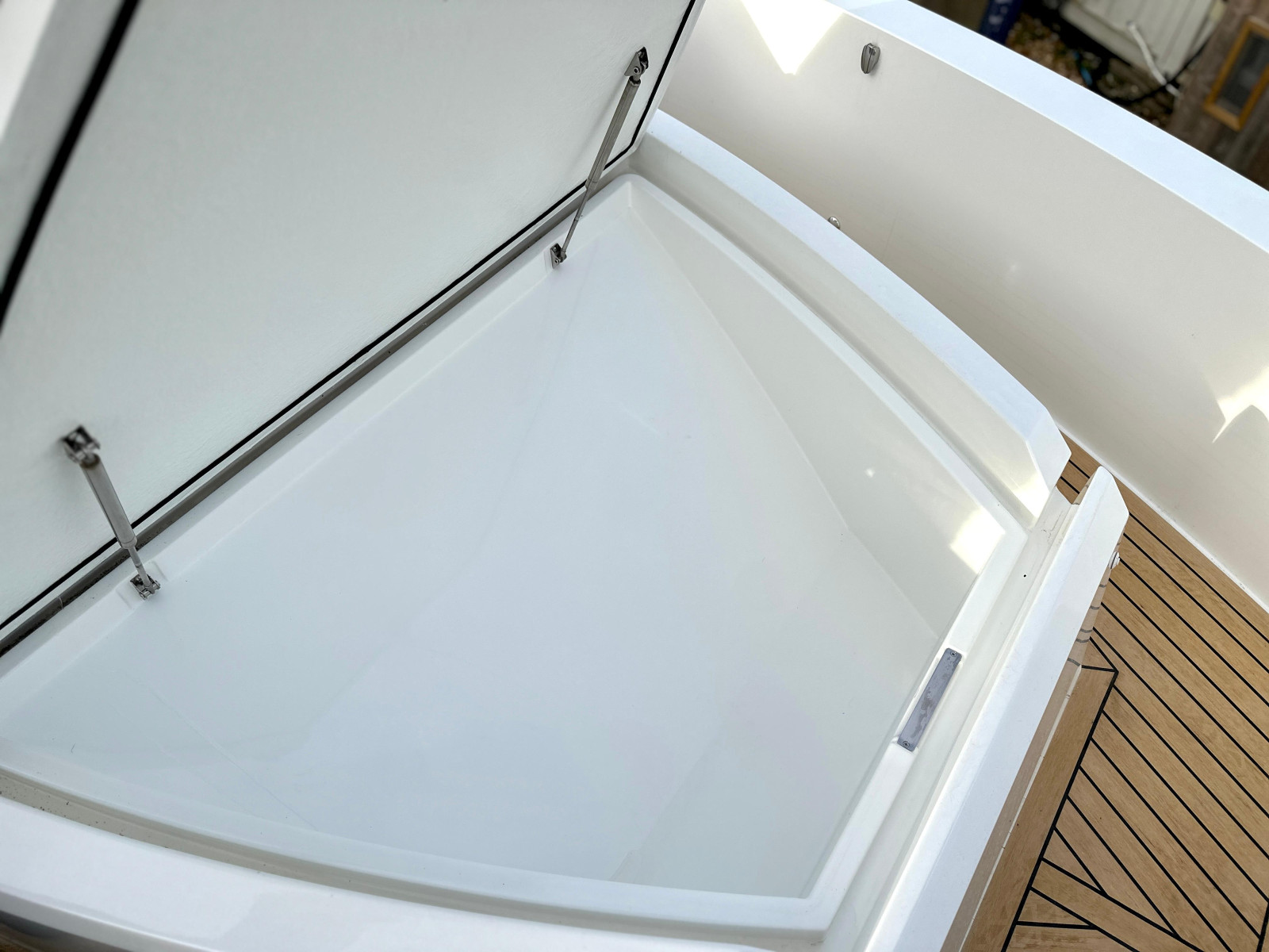 Picture of a De Antonio Yachts D32