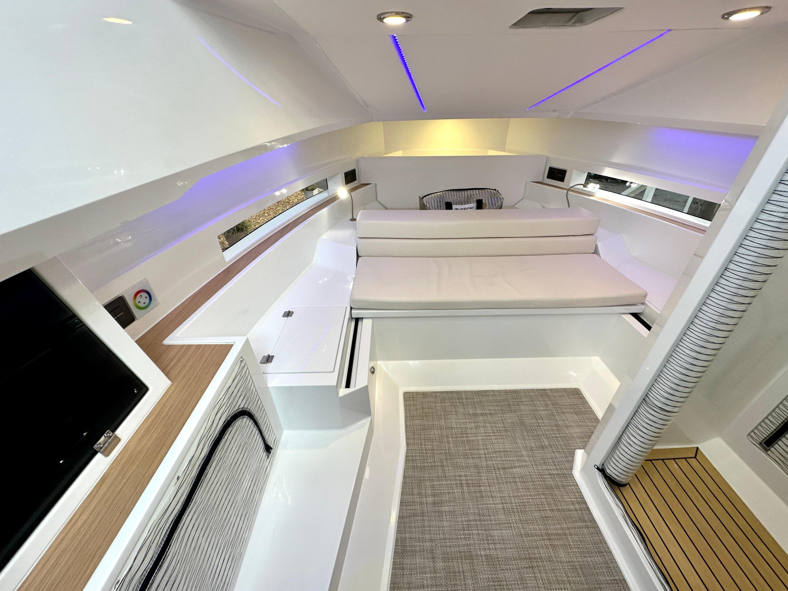 Picture of a De Antonio Yachts D32