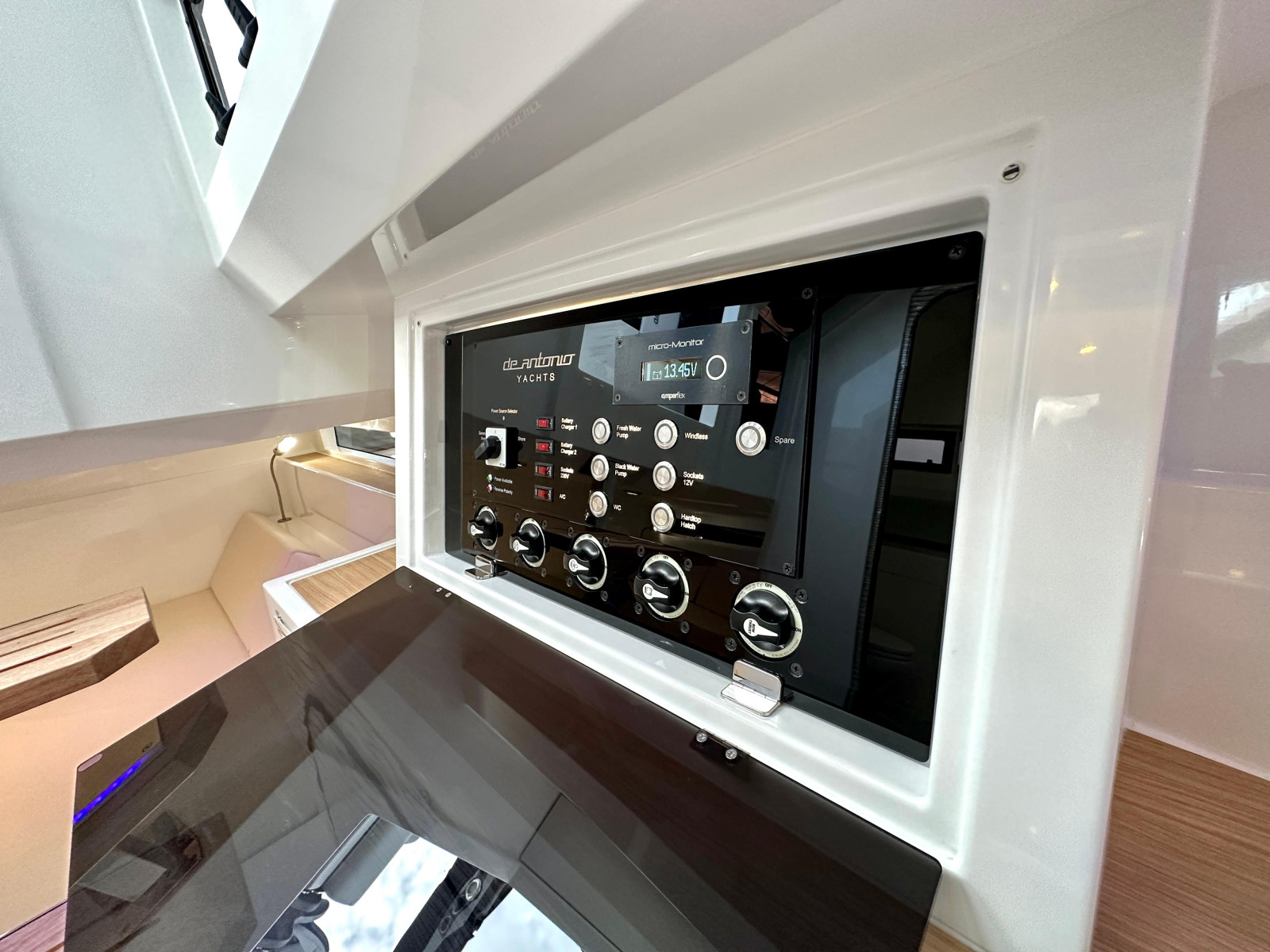 Picture of a De Antonio Yachts D32