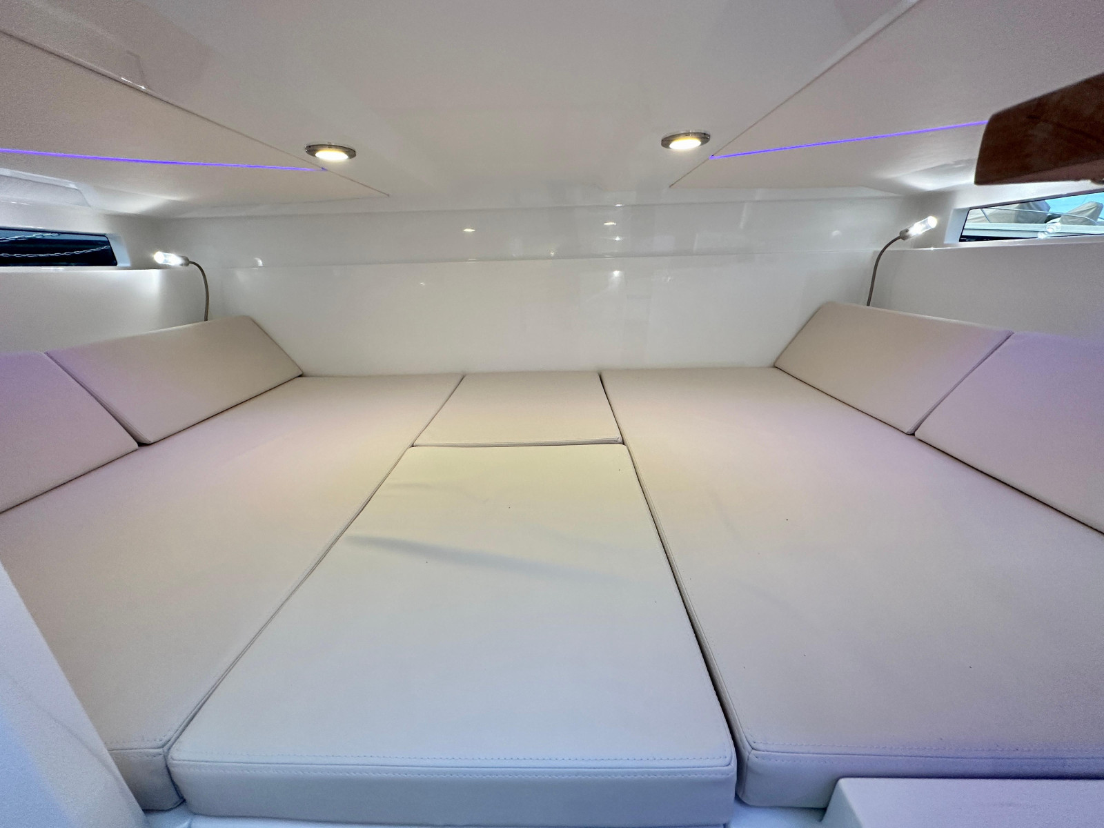 Picture of a De Antonio Yachts D32