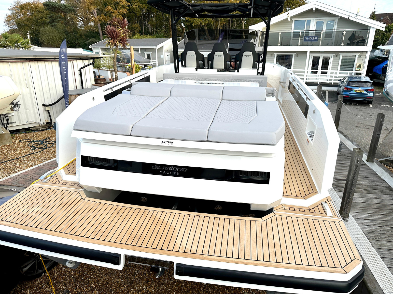 Picture of a De Antonio Yachts D32